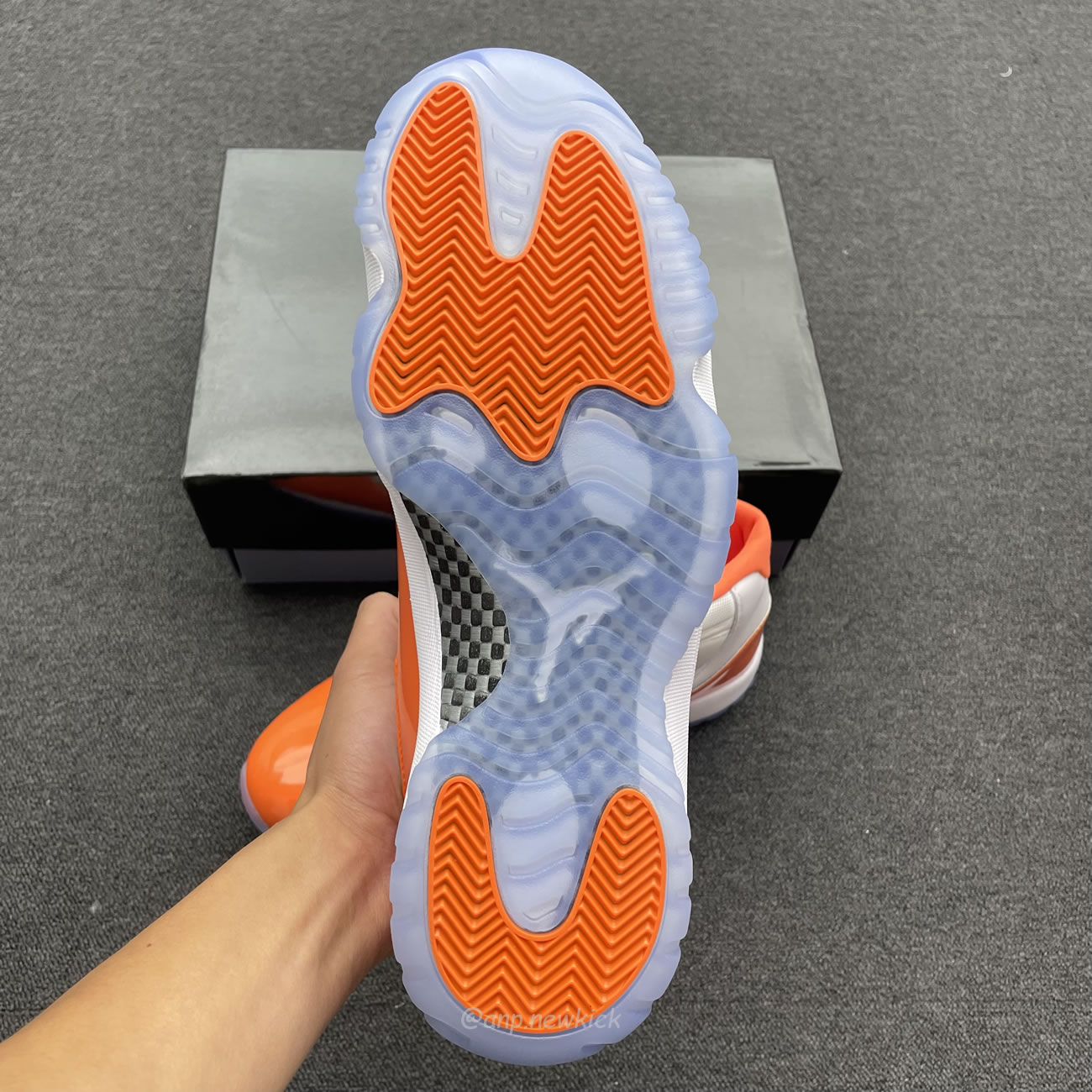 Air Jordan 11 Florida Gators White Orange (7) - www.newkick.vip